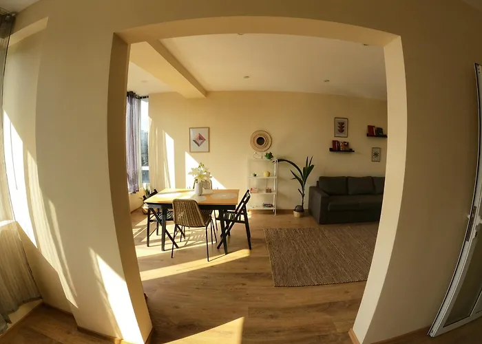 By The Cathedral, 1 Bed Flat * فارنا