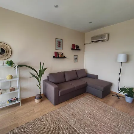 By The Cathedral, 1 Bed Flat *